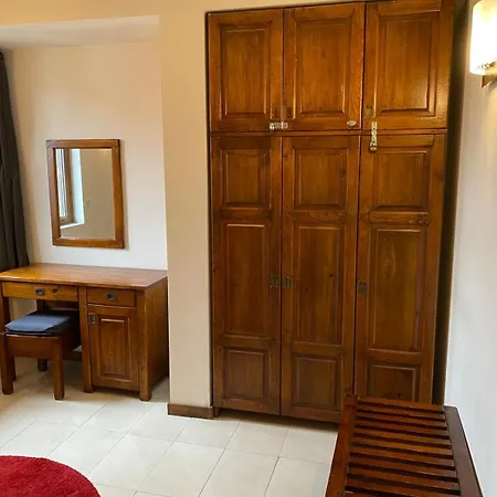 Elegant 3 Alexander Services Luxury Four Bedroom Penthouse * 班斯科